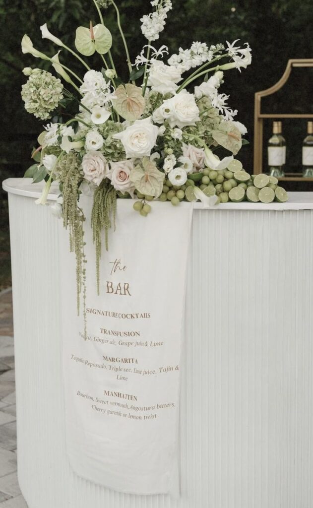 Floristik Hochzeit auf einer Bar